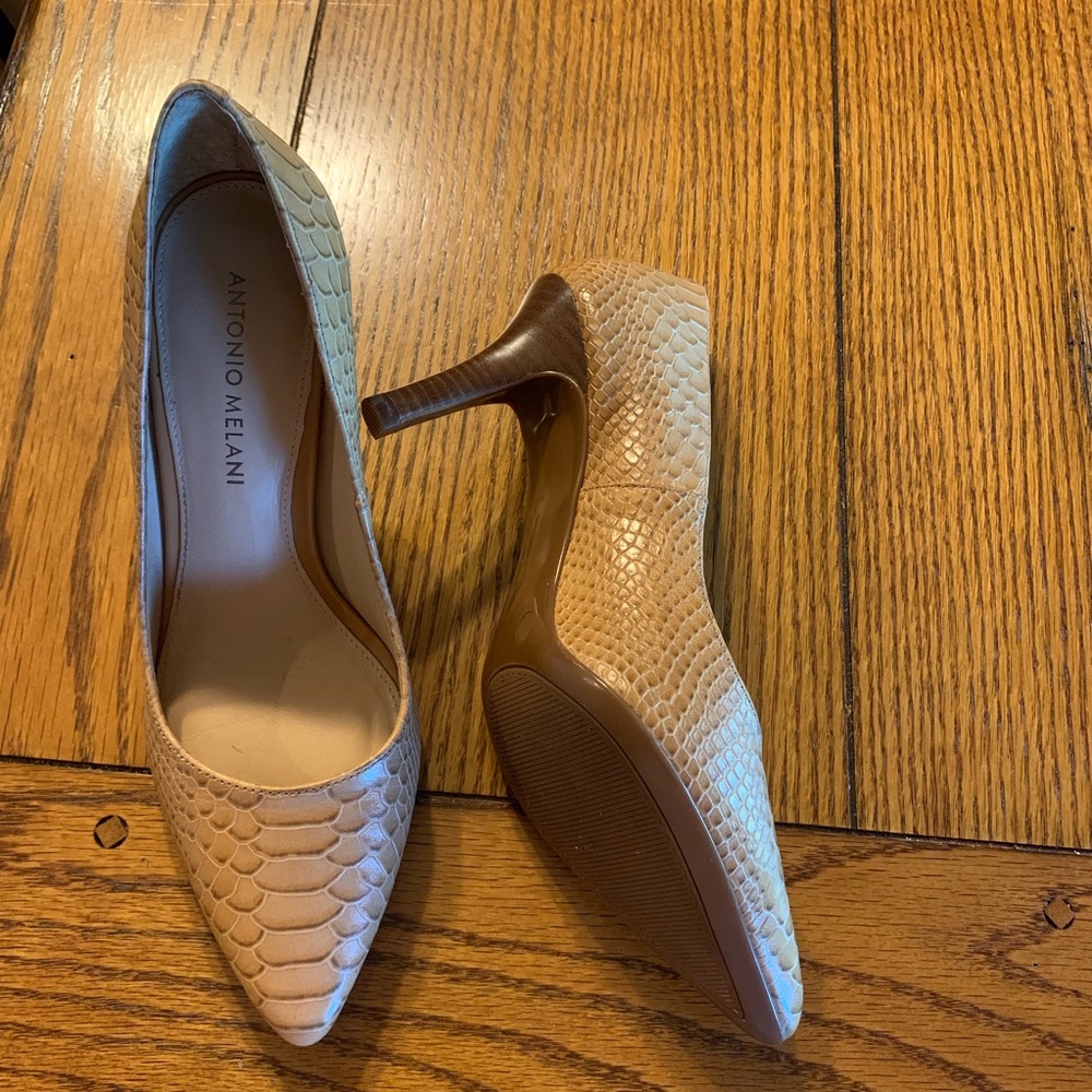 Antonio Melani snake skin pumps